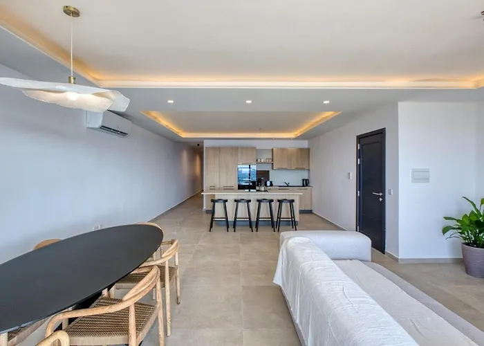 Apartment Deluxe 3br Seafront