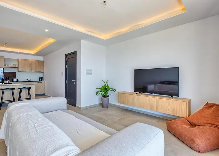 Apartment Deluxe 3br Seafront *