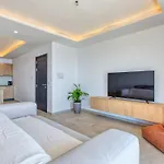 Апартаменты Deluxe 3br Seafront *
