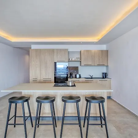 Deluxe 3br Seafront アパート