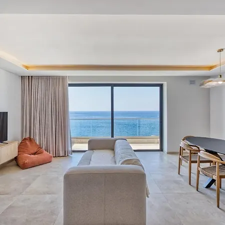 Deluxe 3br Seafront