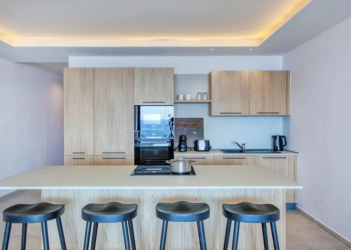 Deluxe 3br Seafront *