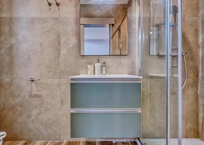 Διαμέρισμα Deluxe 3br Seafront *