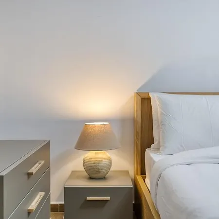 Deluxe 3br Seafront