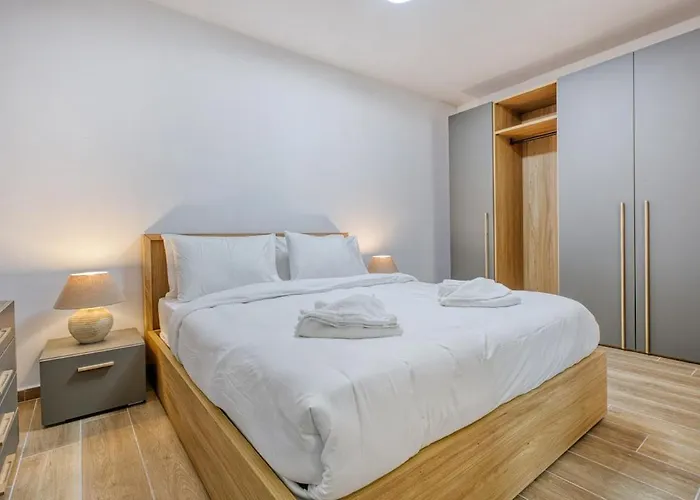 Deluxe 3br Seafront Appartement St. Paul's Bay