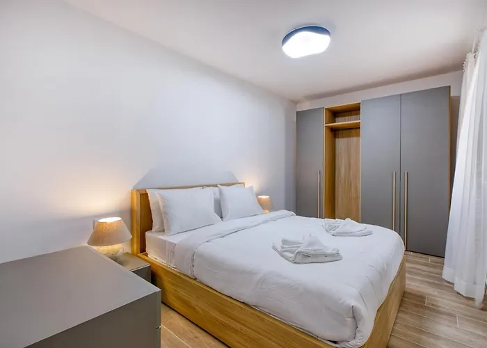 Deluxe 3br Seafront Appartement